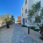 Lux Nanea Apartment