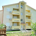 Apartments With A Parking Space Klenovica, Novi Vinodolski - 15987