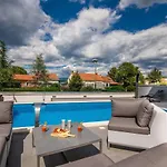 Family Friendly Apartments With A Swimming Pool Vantacici, Krk - 19303
