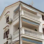 Apartments With A Parking Space Malinska, Krk - 19280