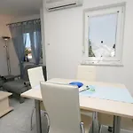 Apartment Pinezici 5464D