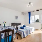 Apartments By The Sea Klenovica, Novi Vinodolski - 5575