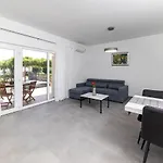 Apartments With A Parking Space Crikvenica - 5589