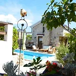 Three Sisters, Absolutely Unique Stone Houses, 200 M From The Beach