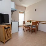 Apartment Punta Kriza 8082B