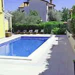 House Yellow