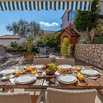 Beautiful Apartment In Selce With Kitchen