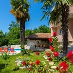 Apartment In Njivice With Sea View, Balcony, Air Conditioning, Wifi