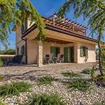 Rustic Villa Bellamare