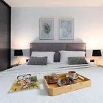 Luxury Apartment Love Nest - Near The Center And The Beach