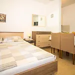 Renata Studio