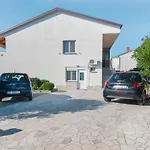 Apartments With A Parking Space Novi Vinodolski - 20166