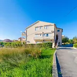 Apartments Marija P Lopar