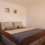 Apartment In Silo/Insel Krk 13550