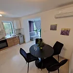 Lavanda Apartman 1