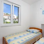 Lovely Apartment In Jurandvor With Kitchen