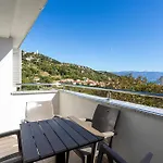 Apartments Crnekovic Tomislava 8