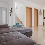 Villa Adeline