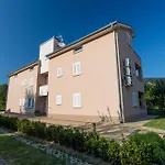 Apartments Crnekovic Jasna