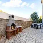 Apartments Aisa* Countryside Holiday Just 500M From The Beach!