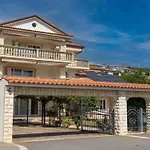 Apartments In Crikvenica 43072