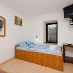 Apartments Mladen