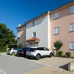 Apartments Crnekovic IV