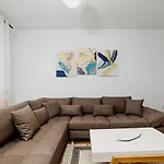 Ajla Apartment