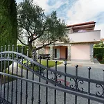 Premium Apartment Near Center And Beach With Parking
