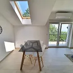 Beautiful Apartment In Ika, Opatija