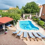 Apartman Naomi