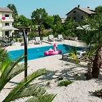 Holiday House Jolly With Private Pool