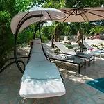 Holiday House Jolly With Private Pool
