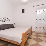 Lara - Apartment Near The Beach