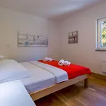 Apartment In Dramalj 39050