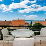 Apartment In Crikvenica 39215