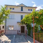 Apartments In Selce 39190