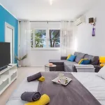 Sunny Studio Apartment With Balcony
