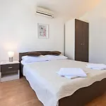 Apartments Andrea I