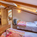 Room Kastelan