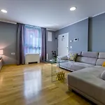 Elena Apartment