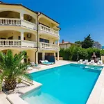 Vila Stanic With Pool