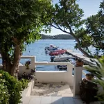 Beachfront Apartment With Seaview