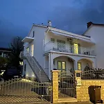Apartment Eta