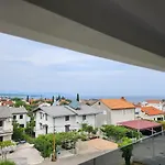 Apartmani M&L I M&J