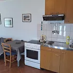 Apartment Leo