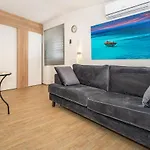 Studio Apartment Gerta With Terrace