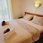 Apartments Italo By El-Pi Tours