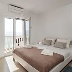 5 Bedroom Stunning Home In Ika