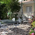Apartments And Rooms By The Sea Palit, Rab - 5010